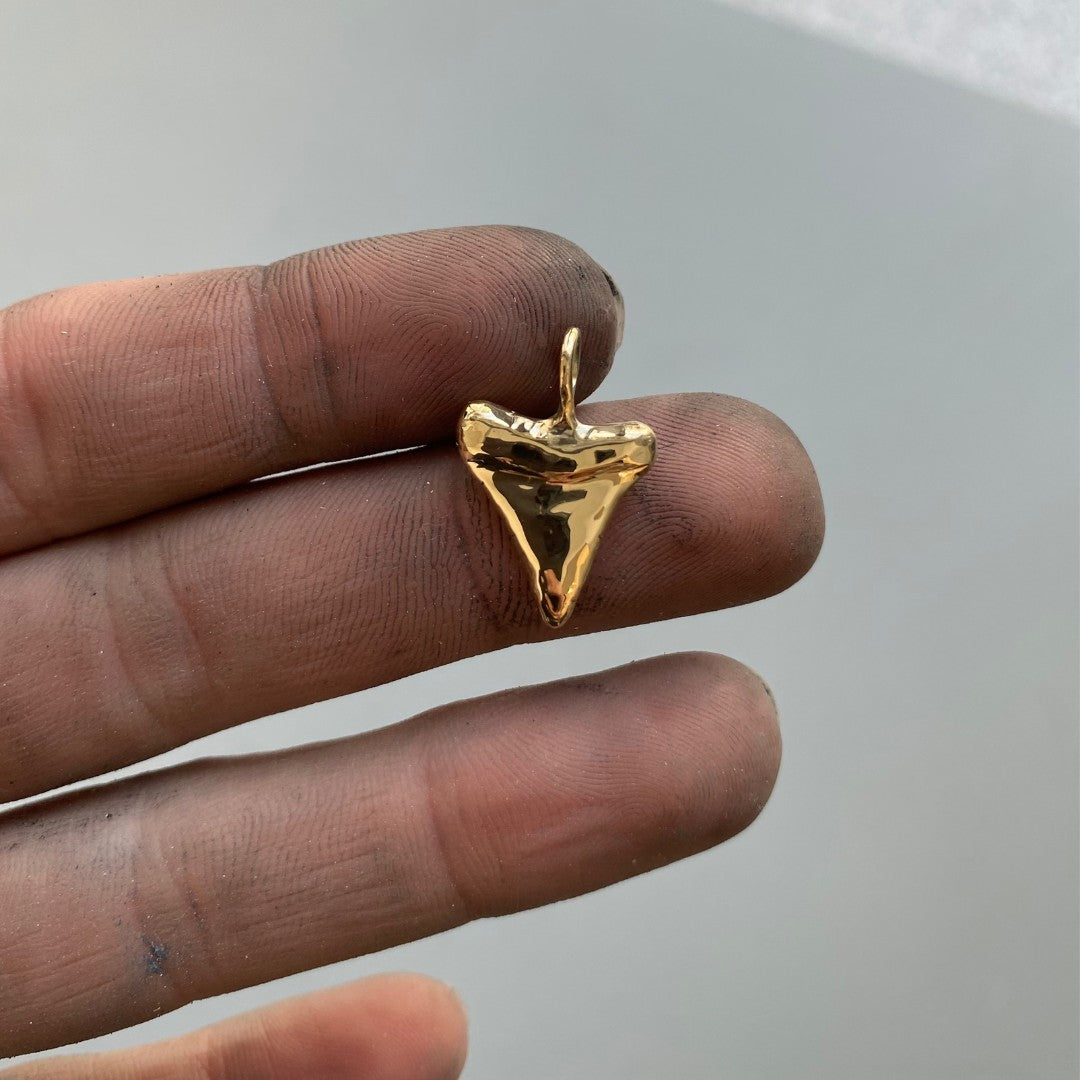 SHARKTOOTH
